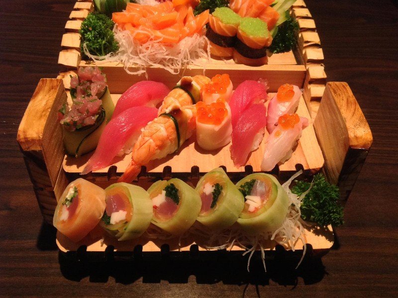 combinado-sushi-4-1600